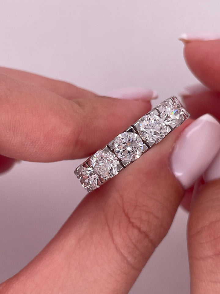 טבעת אירוסין דגם מקיף יהלומים 6 קראט טבעי