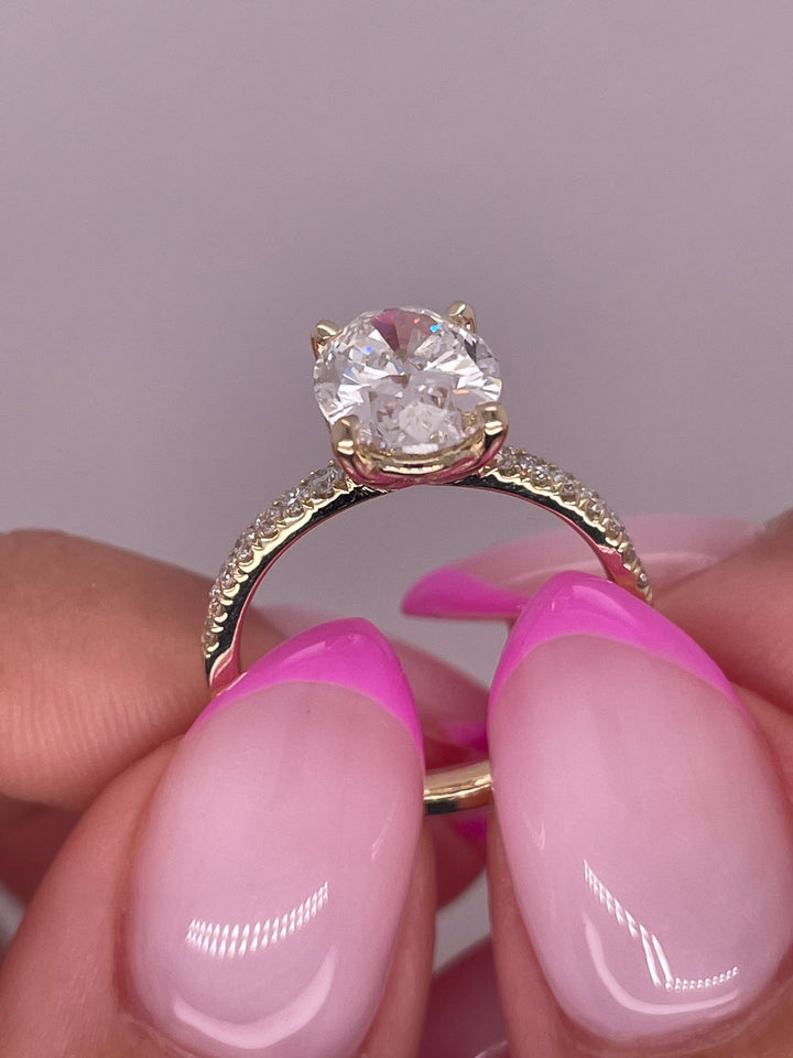 טבעת אירוסין 1.30 קראט עם יהלומי צד מעבדה cvd