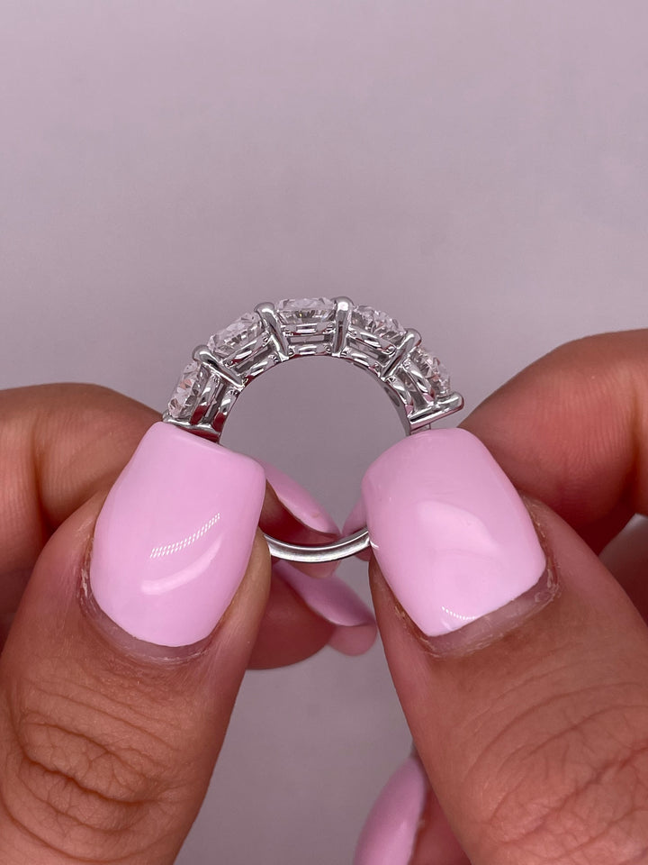 טבעת יהלומים חצי אטרנטי אובלים 5 קראט יהלומים מעבדה cvd