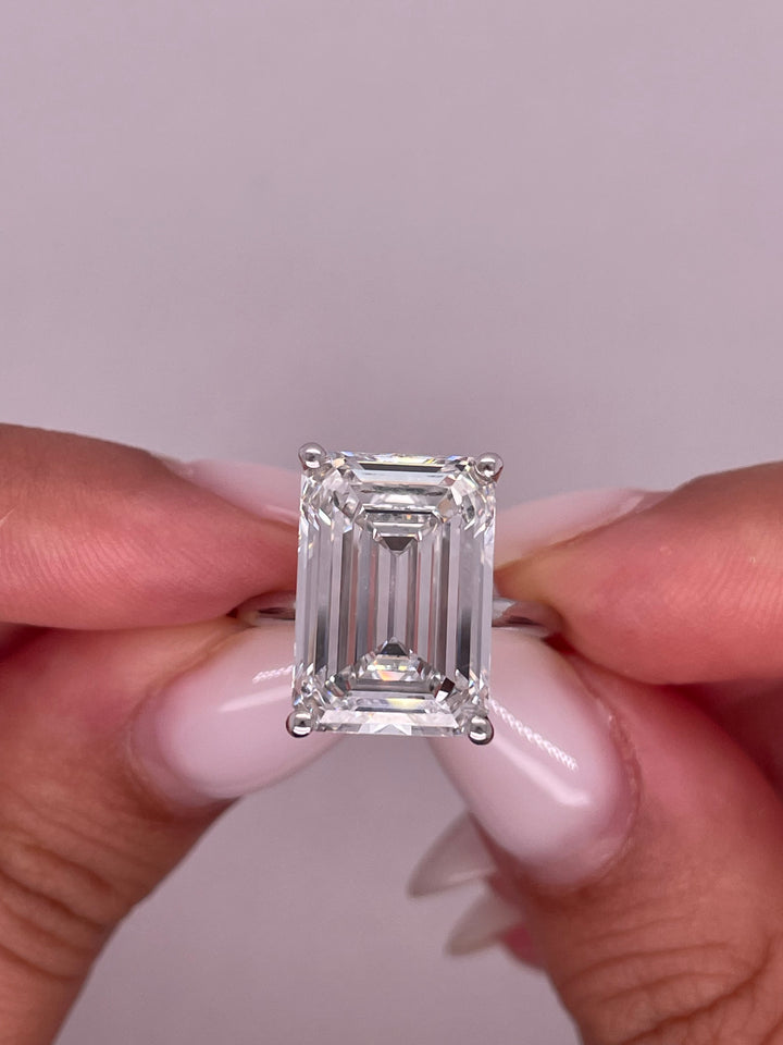 טבעת סוליטר 10 קראט יהלום אמרלד