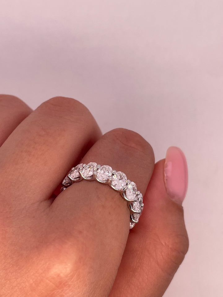 טבעת יהלומים אטרנטי אובלים 4 קראט