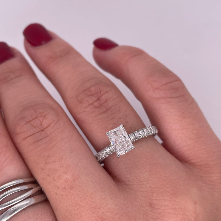 טבעת אירוסין 3 שורות 1.50 קראט טבעי