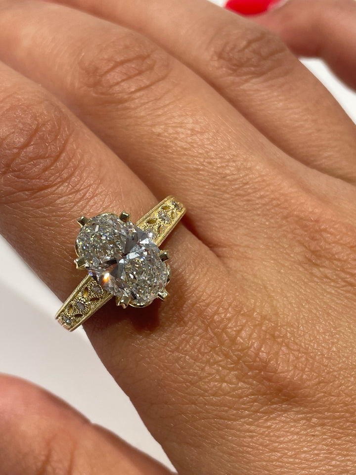 טבעת אירוסין ״ אודין״ 2 קראט יהלום טבעי