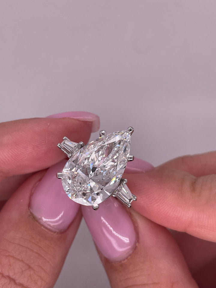 טבעת אירוסין ״אייברי״ 8 קראט יהלומים מעבדה cvd