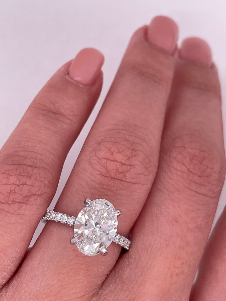 טבעת אירוסין יהלום אובל 1.75 קראט מעבדה cvd