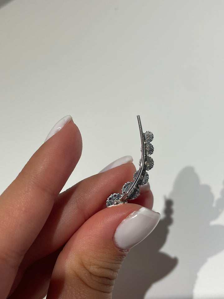 עגיל יהלומים ״לוטם״