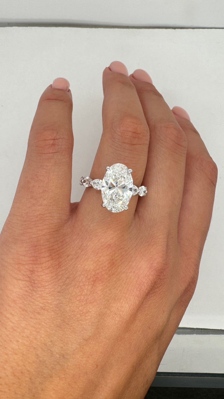 טבעת אירוסין ״קים״ 6.20 קראט מעבדה cvd