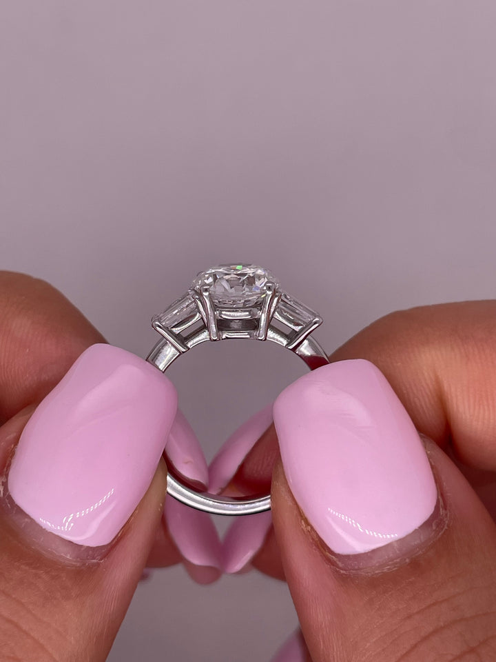 טבעת אירוסין ״אליס״  2.50 קראט יהלומים מעבדה cvd