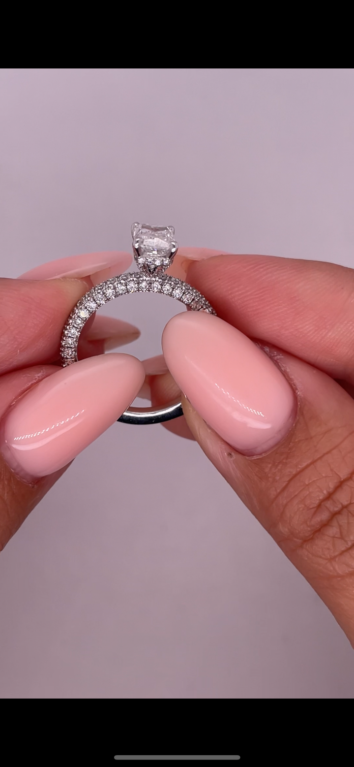 טבעת אירוסין 3 שורות 1.50 קראט טבעי