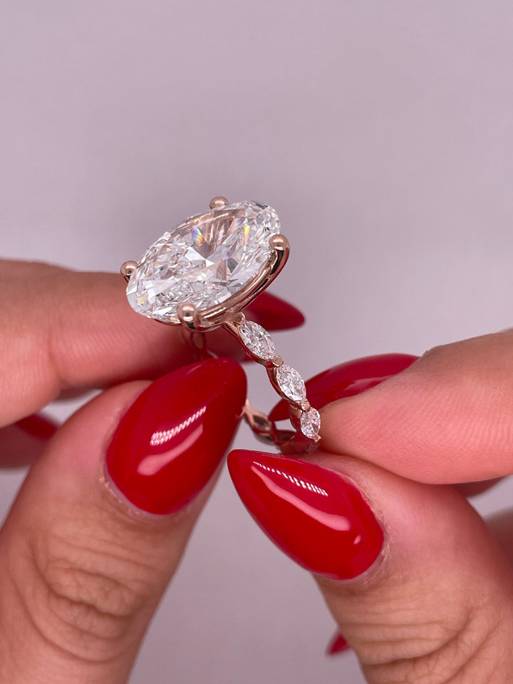 טבעת אירוסין דגם ״נס״ 8 קראט יהלומים מעבדה cvd