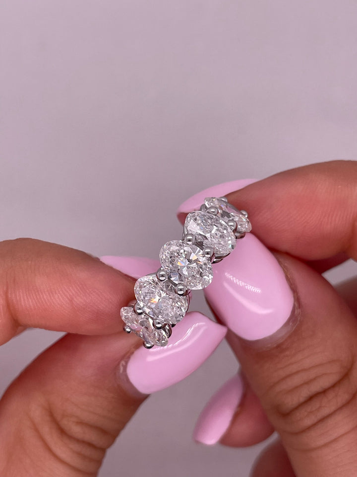 טבעת יהלומים חצי אטרנטי אובלים 5 קראט יהלומים מעבדה cvd