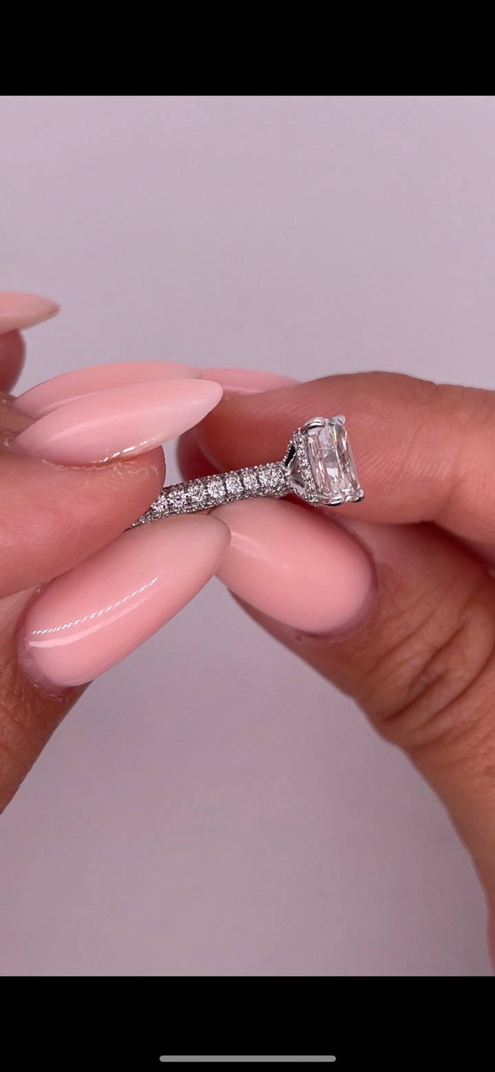 טבעת אירוסין 3 שורות 1.50 קראט טבעי