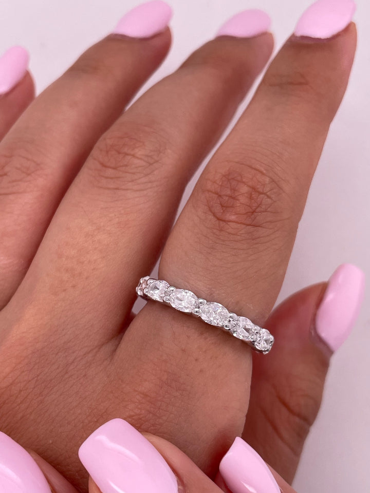 טבעת יהלומים אטרנטי שלמה אובלים 3 קראט מעבדה cvd