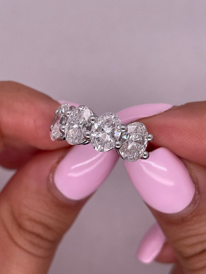 טבעת יהלומים חצי אטרנטי אובלים 5 קראט יהלומים מעבדה cvd