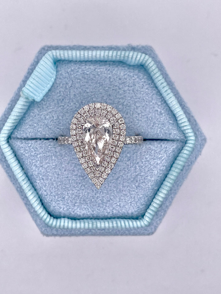 טבעת אירוסין היילו 2.20 קראט מעבדה cvd