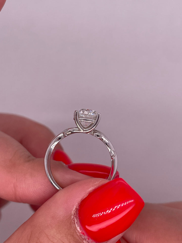 טבעת אירוסין ״קרולינה״ 1.50 קראט טבעי