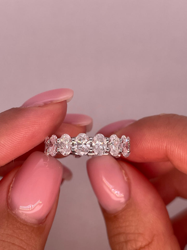 טבעת יהלומים אטרנטי אובלים 4 קראט