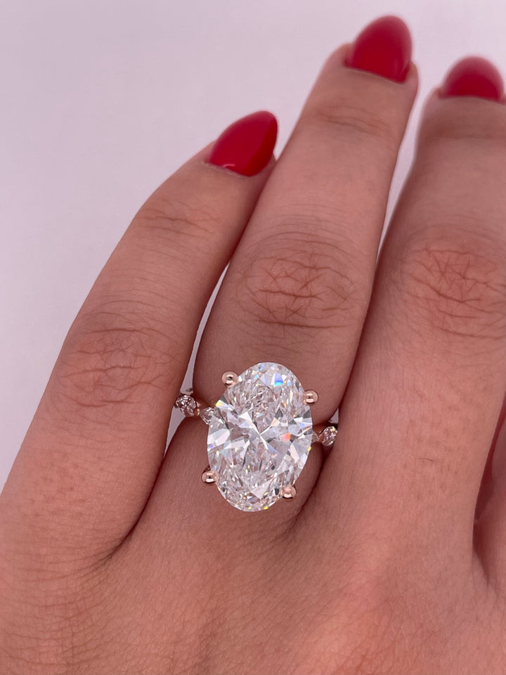 טבעת אירוסין דגם ״נס״ 8 קראט יהלומים מעבדה cvd