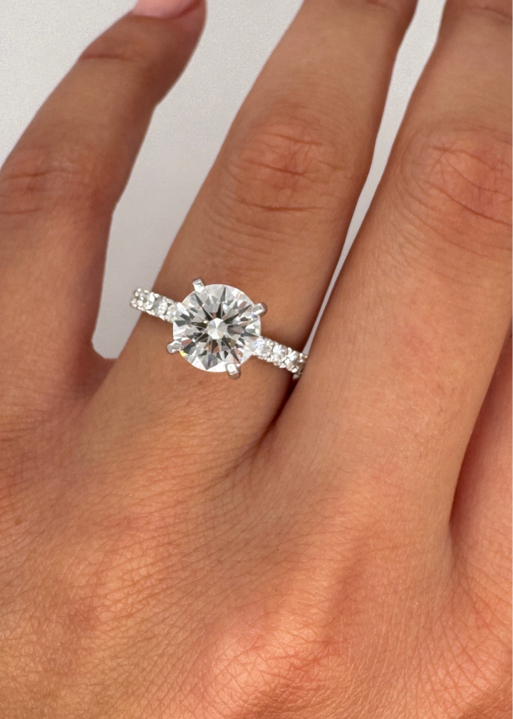 טבעת אירוסין קלאסית 2.30 קראט מעבדה cvd