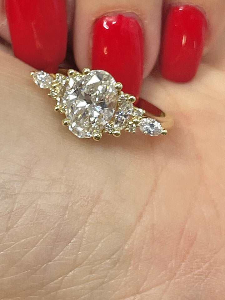 טבעת אירוסין דגם ״הילה״ 3.40 קראט מעבדה cvd