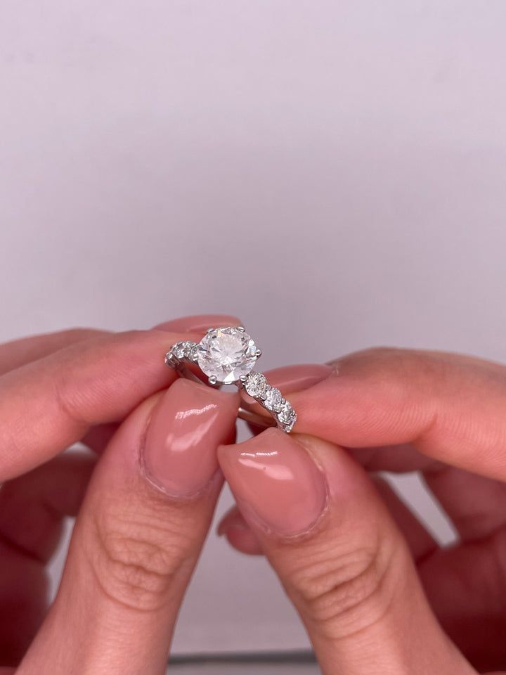 טבעת דגם  ״דיאנה״ 2 קראט יהלומים מעבדה cvd