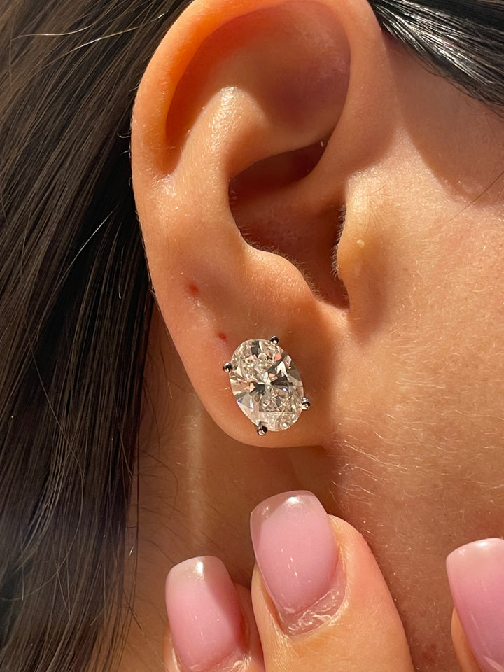 עגילי יהלומים צמודים אובלים 6 קראט