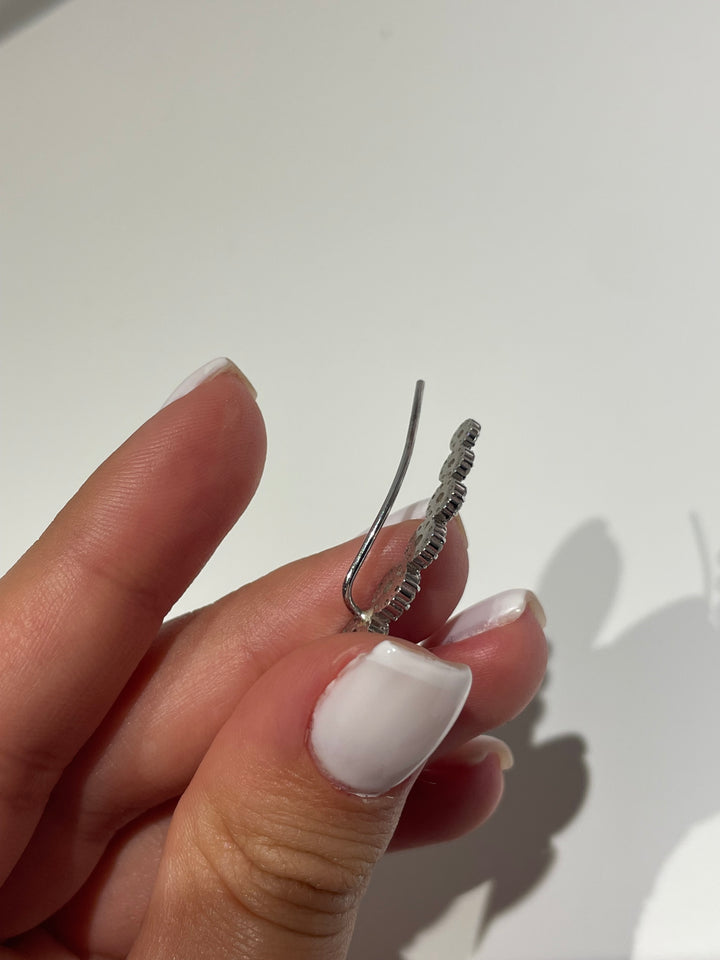 עגיל יהלומים ״לוטם״