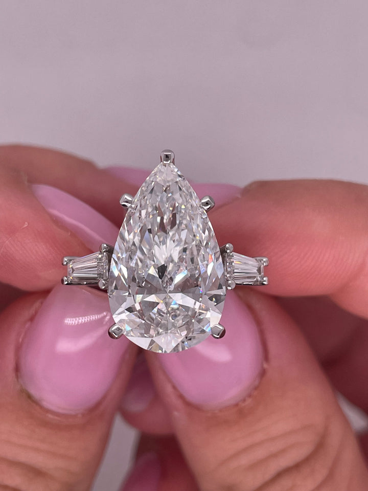 טבעת אירוסין ״אייברי״ 8 קראט יהלומים מעבדה cvd