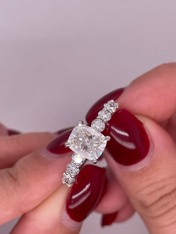 טבעת אירוסין דגם ״סבן״  1.30 קראט טבעי