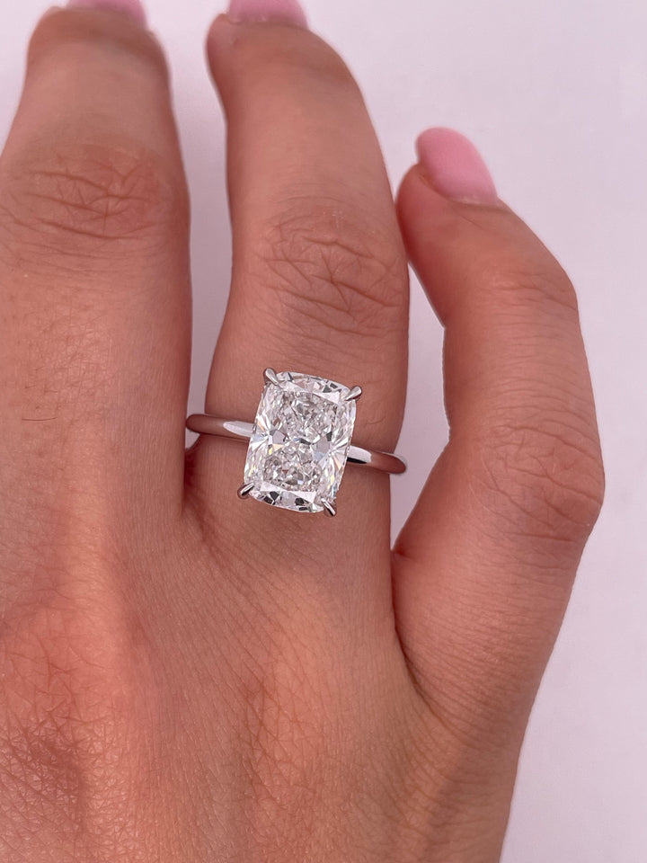 טבעת אירוסין סוליטר 3 קראט קושן מעבדה cvd