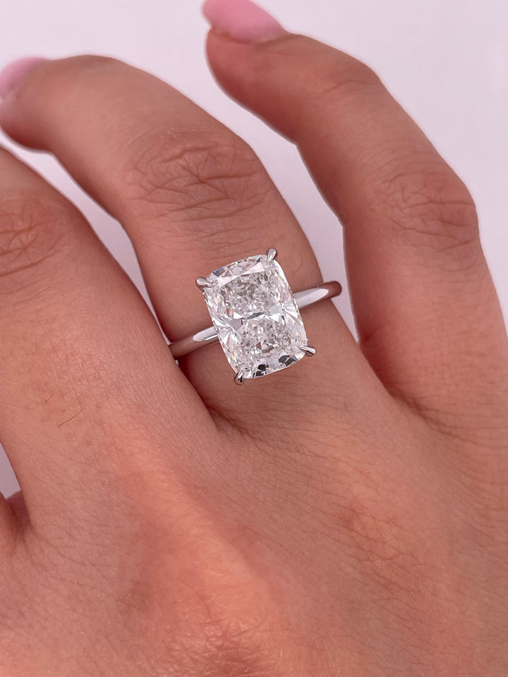 טבעת אירוסין סוליטר 3 קראט קושן מעבדה cvd