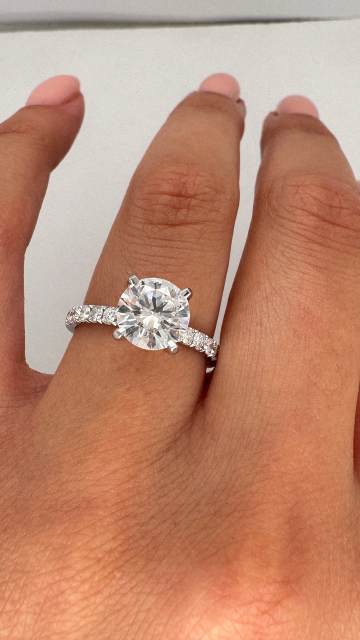 טבעת אירוסין קלאסית 2.30 קראט מעבדה cvd