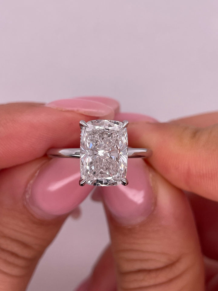 טבעת אירוסין סוליטר 3 קראט קושן מעבדה cvd