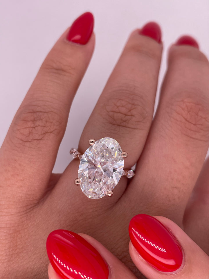 טבעת אירוסין דגם ״נס״ 8 קראט יהלומים מעבדה cvd