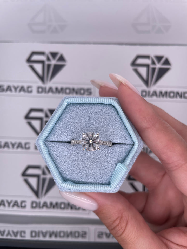 טבעת אירוסין קלאסית 2 קראט טבעי