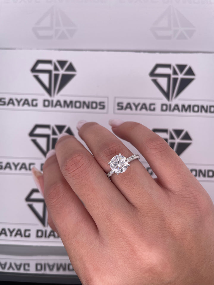 טבעת אירוסין קלאסית 2 קראט טבעי