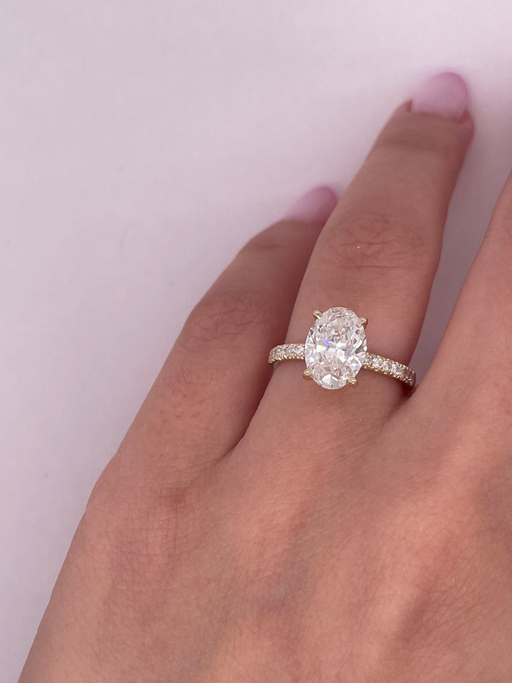 טבעת אירוסין 1.30 קראט עם יהלומי צד מעבדה cvd