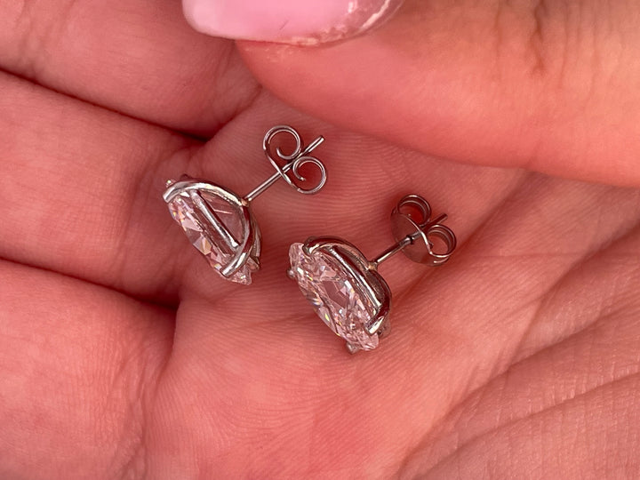 עגילי יהלומים צמודים אובלים 6 קראט