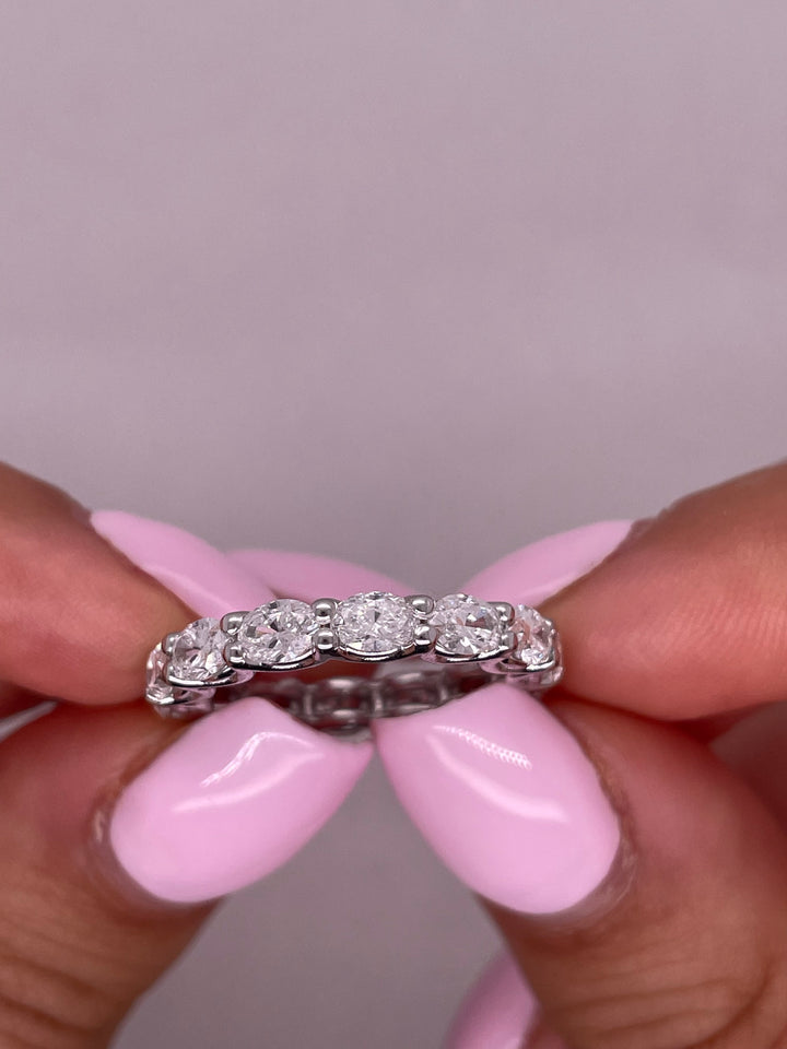 טבעת יהלומים אטרנטי שלמה אובלים 3 קראט מעבדה cvd