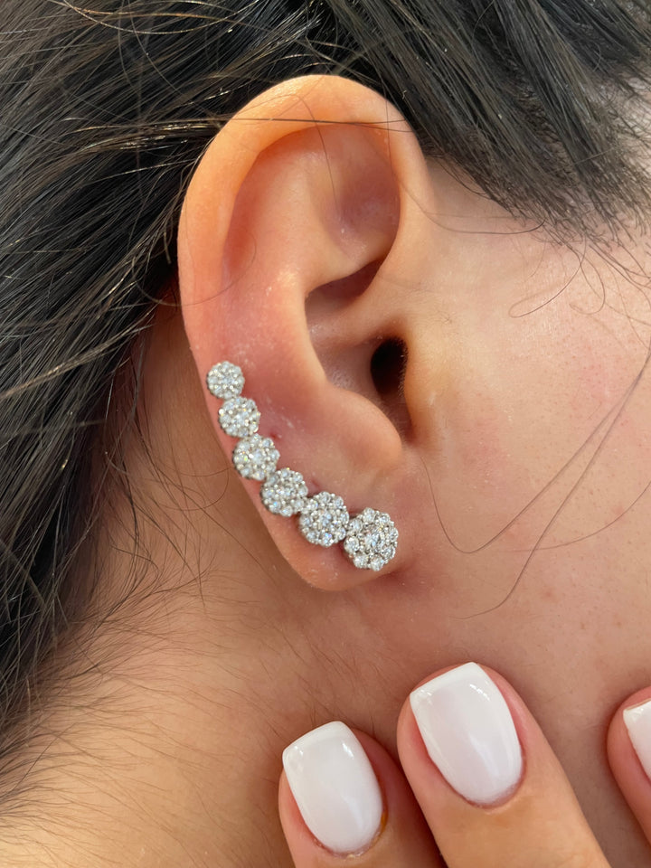 עגיל יהלומים ״לוטם״