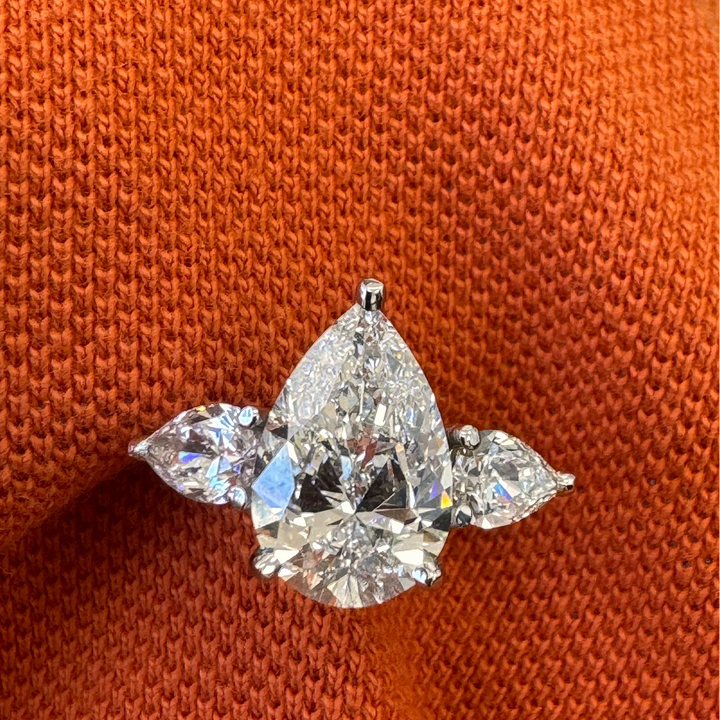 טבעת 3 יהלומים ״ליה״ 3 קראט יהלומים טבעי