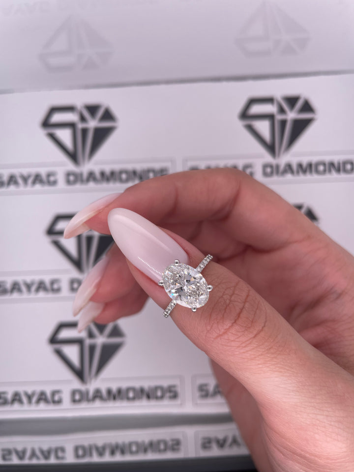 טבעת יהלום אובל 2.25 קראט מעבדה cvd