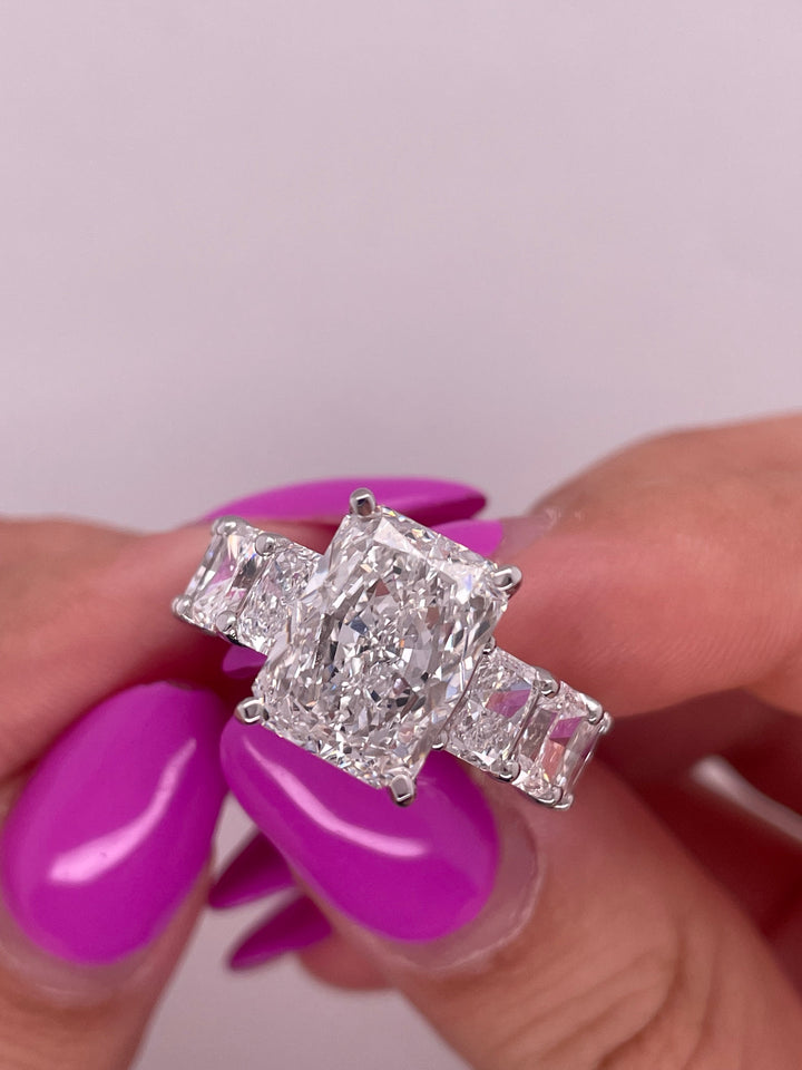 טבעת אירוסין רדיאנים 5.50 קראט טבעי