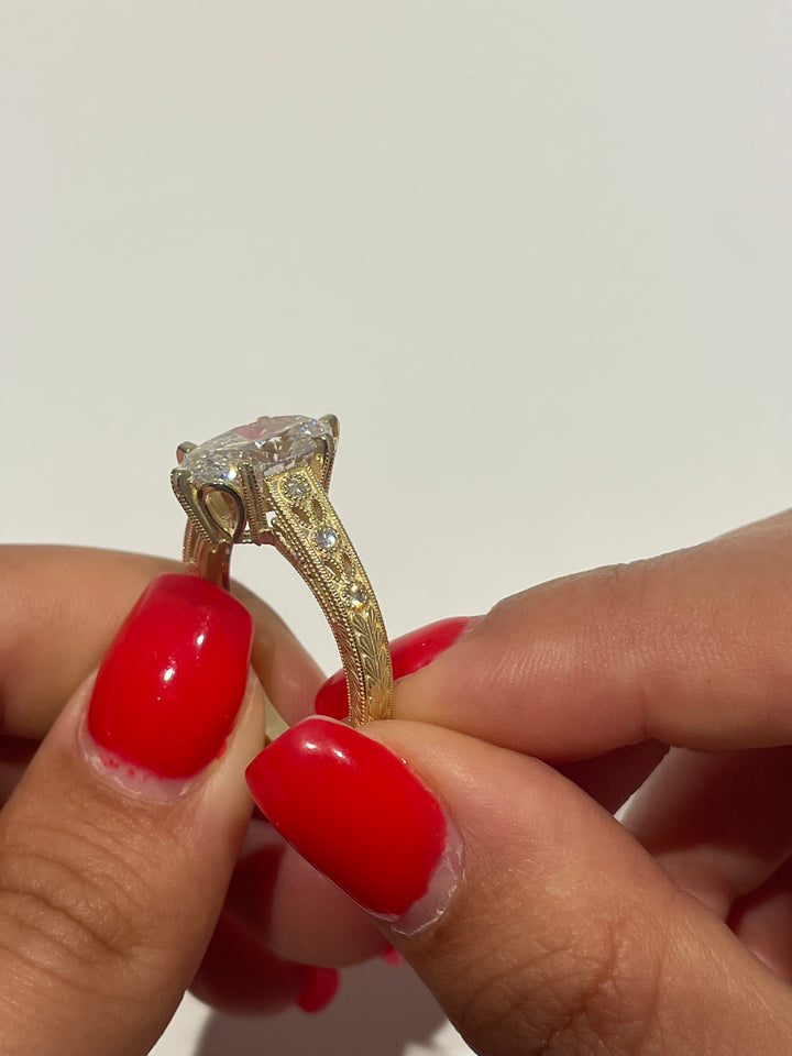 טבעת אירוסין ״ אודין״ 2 קראט יהלום טבעי