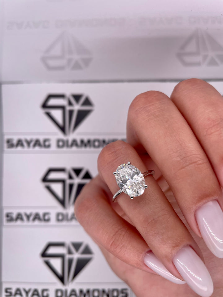 טבעת אירוסין סוליטר והיילו 2.20 קראט טבעי