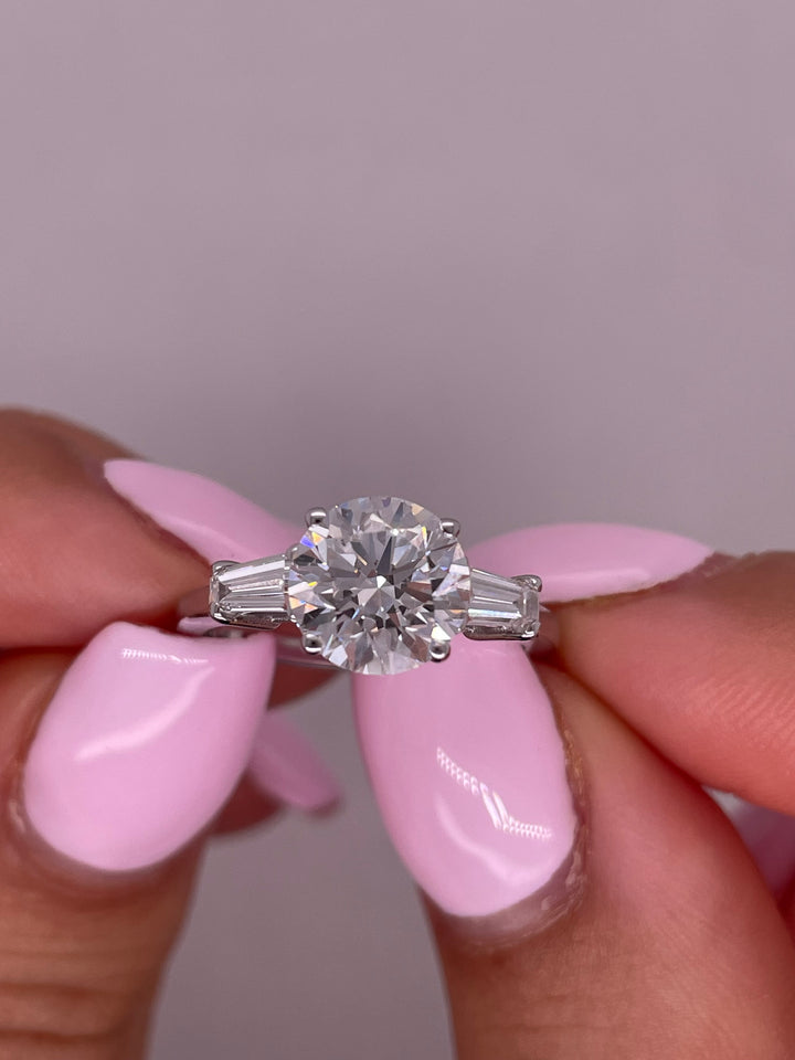 טבעת אירוסין ״אליס״  2.50 קראט יהלומים מעבדה cvd