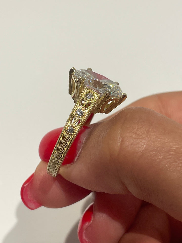 טבעת אירוסין ״אודין״ 3 קראט יהלום מעבדה cvd