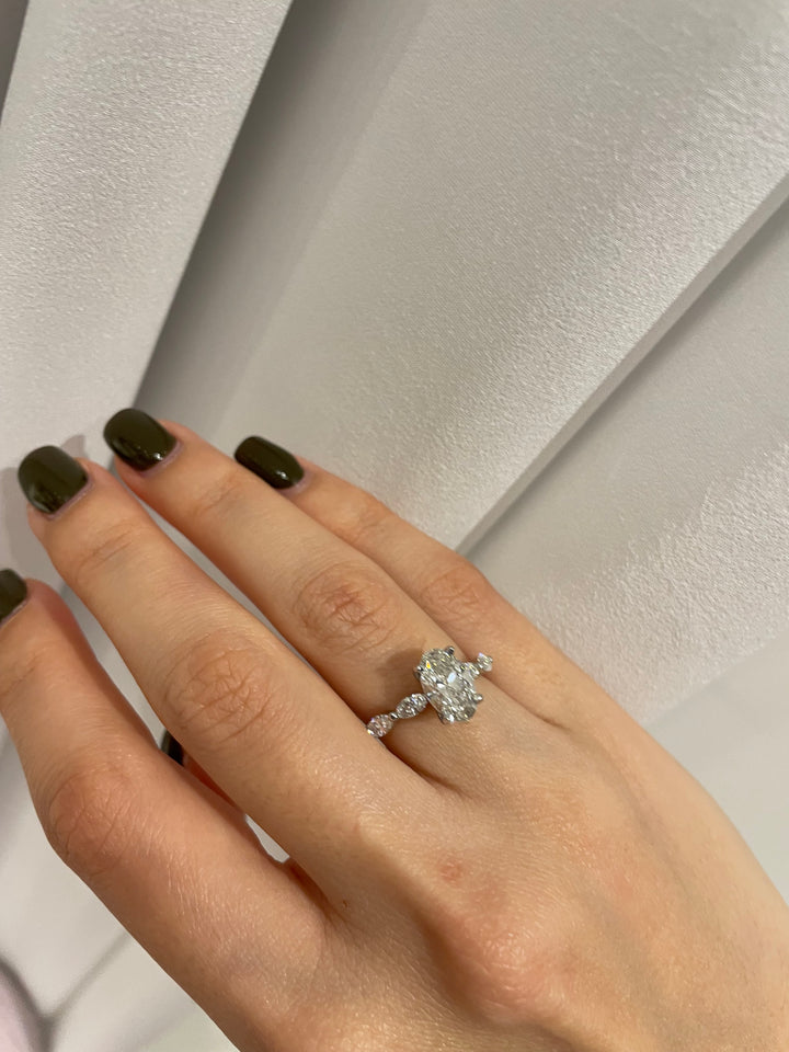 טבעת אירוסין דגם ״נועה 2.10 אובל מעבדה cvd