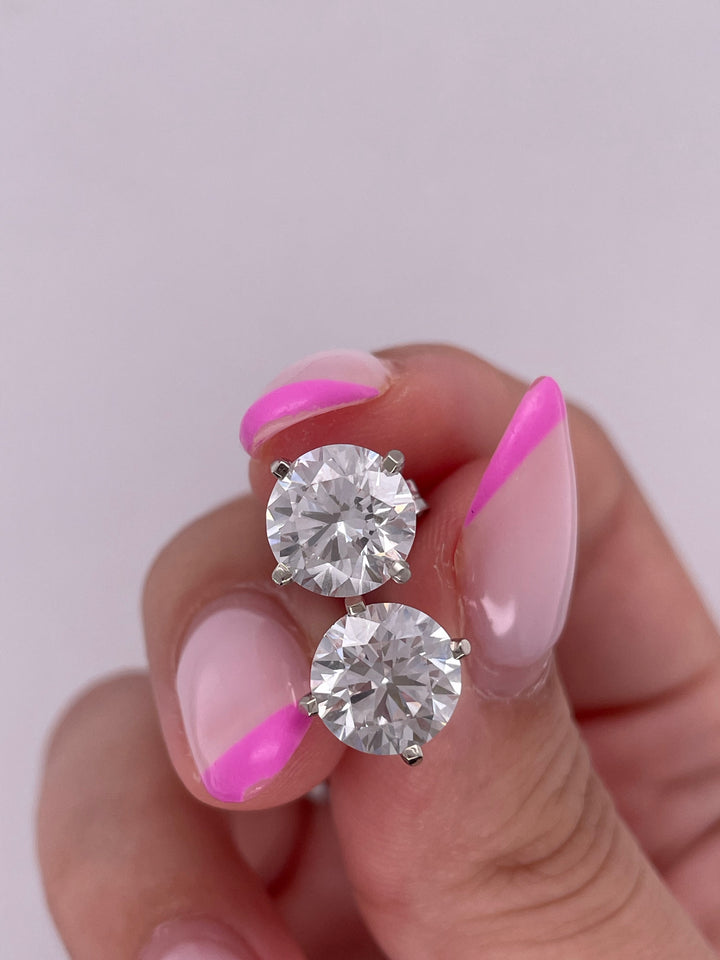 עגילי יהלומים צמודים 5 קראט מעבדה