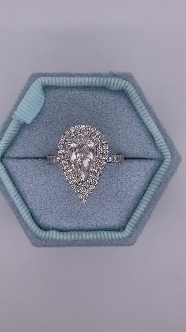 טבעת אירוסין היילו 2.20 קראט מעבדה cvd